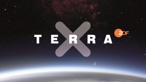 Das Terra X Logo ist auf einem dunklen Galaxie-Hintergrund.